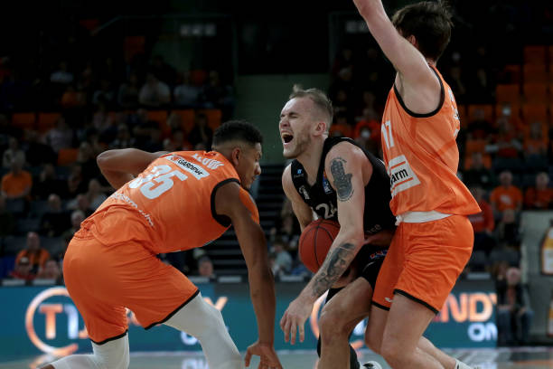 更是希望借 更是希望借