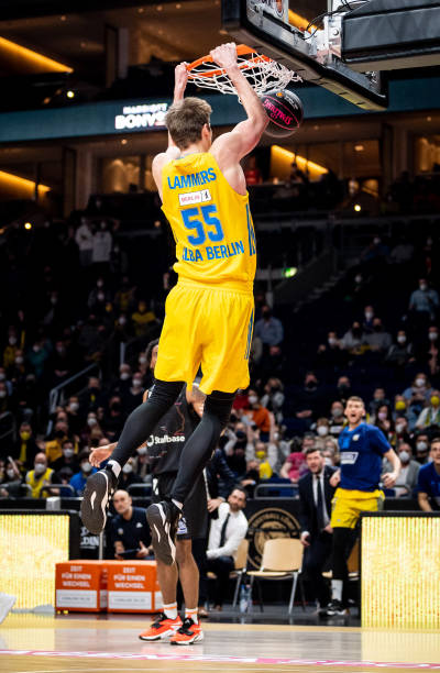 在紧随其后 在紧随其后